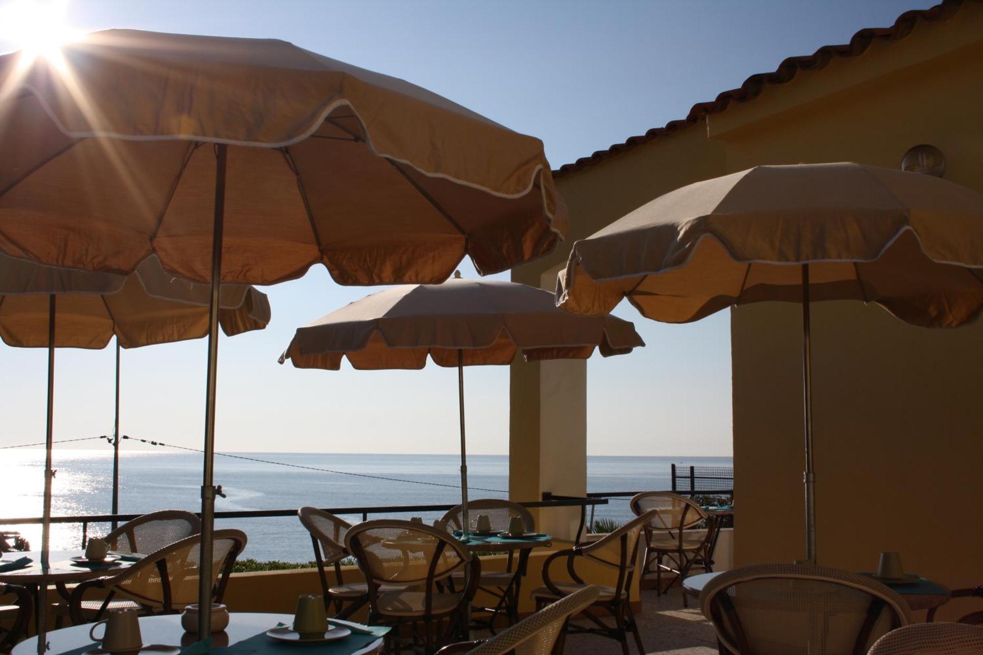 "Cap Riviera" Hotel & Restaurant Saint Aygulf Εξωτερικό φωτογραφία